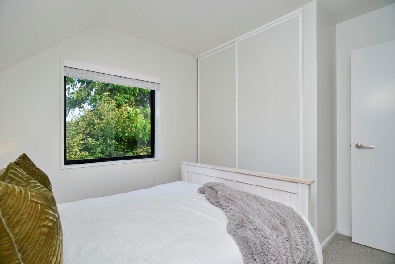 Dickens St - Christchurch Holiday Homes Экстерьер фото