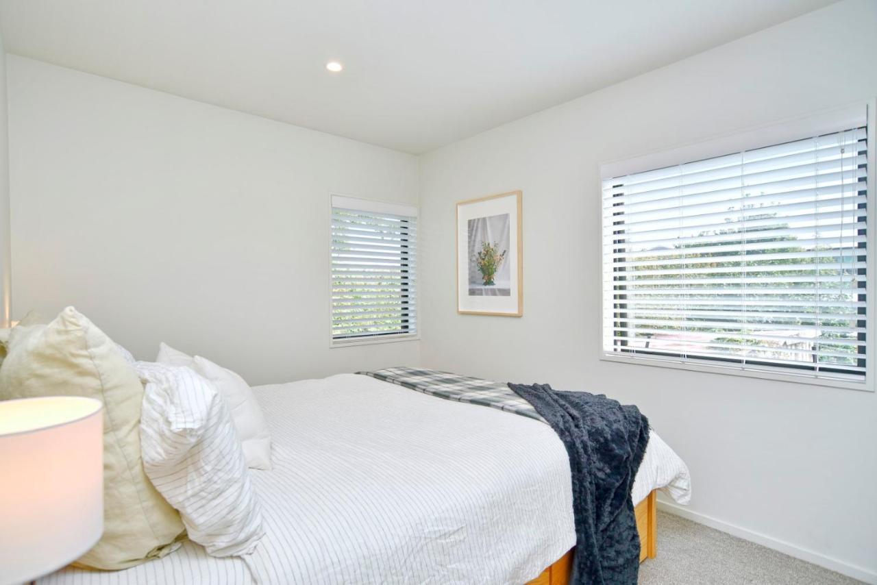 Dickens St - Christchurch Holiday Homes Экстерьер фото